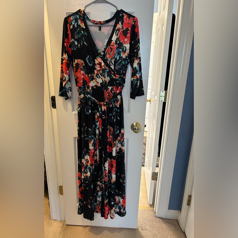 Floral maxi dress with waist tie, size L